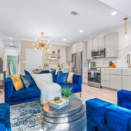 The Sapphire Downtown, Pensacola'S Hidden Gem Vila