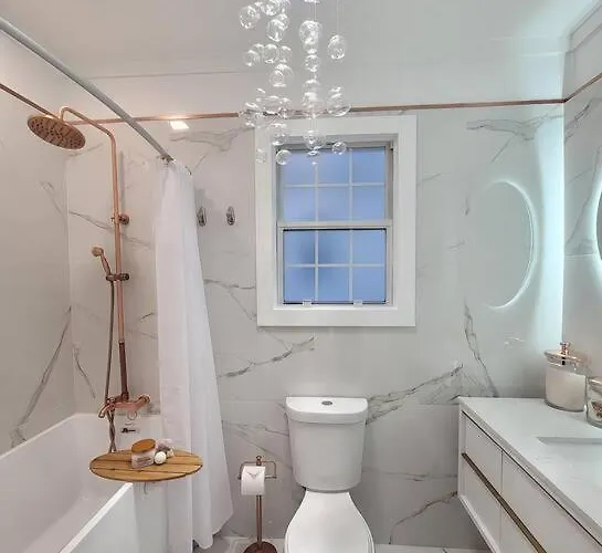 The Sapphire Downtown, Pensacola's Hidden Gem Holiday home *