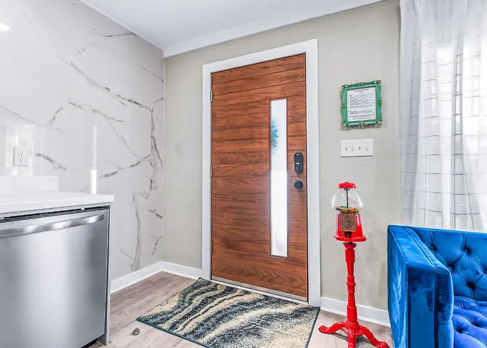 Holiday home The Sapphire Downtown, Pensacola's Hidden Gem Pensacola