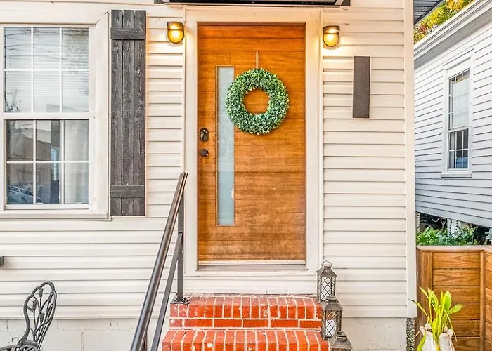 Holiday home The Sapphire Downtown, Pensacola's Hidden Gem Pensacola