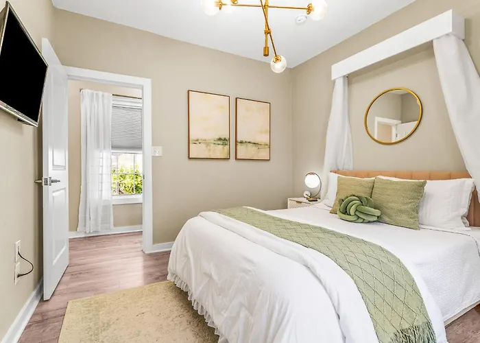Holiday home The Sapphire Downtown, Pensacola's Hidden Gem *